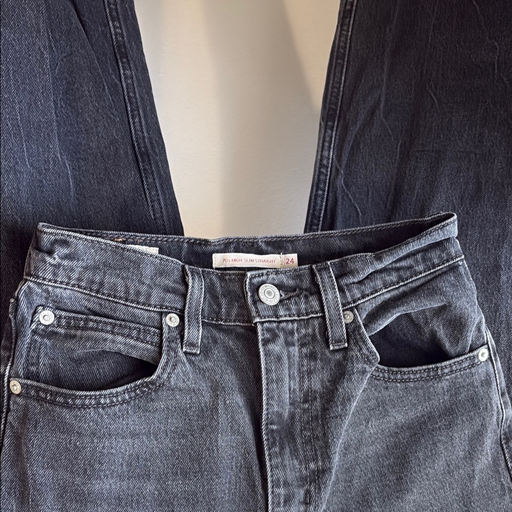 70s High Slim Straight Levi Jeans